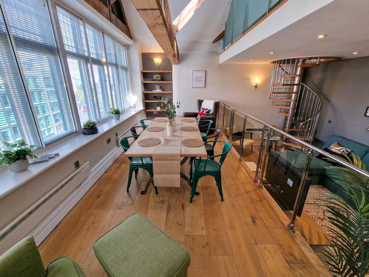 Luxury Piccadilly Duplex Flat By City Superhost Манчестър Екстериор снимка