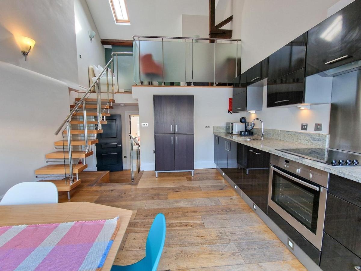 Luxury Piccadilly Duplex Flat By City Superhost Манчестър Екстериор снимка